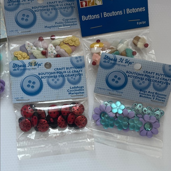 Buttons - Picture 4 of 4